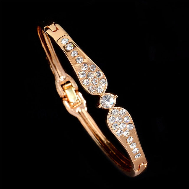 Load image into Gallery viewer, Fashion Gold Cuff Bracelets &amp; Bangles for Women Crystal Jewelry Female Charms Bracelet Ladies Pulseiras Bijoux Accessories